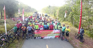 Meriahkan HUT RI Ke-77, Danrem 174/ATW Gowes Bersama Komunitas Sepeda Merauke
