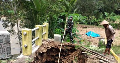 Solidaritas Bersama: Babinsa Munjungan dan Pilar Desa Turun Tangan di Tengah Bencana Alam