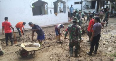 Koramil 0806-01 Trenggalek Pimpin Kerja Bakti Pasca Banjir