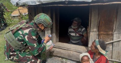 Anjangsana Penuh Kasih, Satgas Yonif 715/Mtl Pererat Keharmonisan di Perbatasan Papua