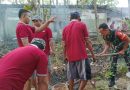 Babinsa Kodim Ponorogo Kerja Bati Bersih Bersih Lingkungan Bersama Warga