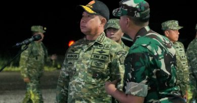 Panglima TNI Tinjau Latihan Terjun Malam di Bangka, Tingkatkan Kesiapsiagaan dan Pengamanan Wilayah