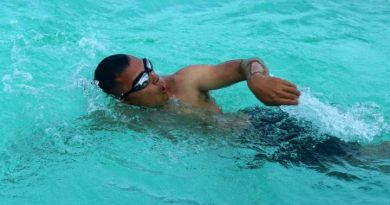 Perwira Batalyon Kapa 2 Marinir TNI AL Latih Olahraga Renang