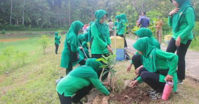 HUT ke-80 Persit Kartika Chandra Kirana, Aksi Tanam Pohon di Trenggalek Jadi Wujud Nyata Peduli Lingkungan