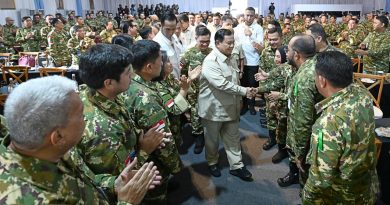 Panglima TNI Dampingi Presiden RI Berikan Pengarahan kepada Ketua DPRD Seluruh Indonesia