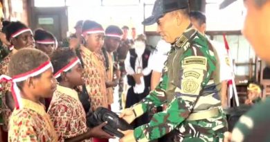 Koops TNI Habema Gelar Bhakti Pertiwi Hardiknas 2026 di SDN 1 Pomako