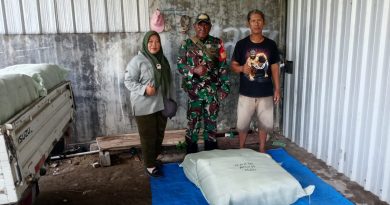 Babinsa Kodim Ponorogo Pendampingan Penyaluran Bantuan Benih Padi