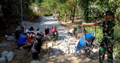 Jiwa Korsa dan Kemanunggalan TNI-Rakyat Jadi Kekuatan TMMD di Desa Bulu Lor
