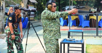Pangkormar Bina Kemampuan Menembak Bersama Pejabat Utama Korps Marinir
