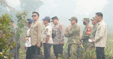 Panglima TNI Dampingi Presiden RI Tinjau Penanganan Karhutla di Kalimantan Barat