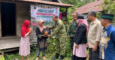 TNI Gencarkan Penyuluhan Door to Door Cegah Karhutla di Kabupaten Sambas