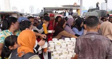 TNI Sediakan 30.000 Porsi Makan Gratis Untuk Masyarakat Di Monas