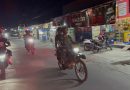 Hadir Berikan Rasa Aman, Yonif TP 810/BEM Gelar Patroli Bermotor Malam Hari di Wilayah Doyo Baru