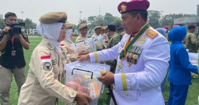 HUT ke-81 TNI, Pangkormar Bagikan Sembako Untuk Prajurit,  PNS, dan Masyarakat di Cilangkap