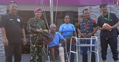 Rumkital Marinir Cilandak Atasi Pasien Penyakit Kulit Langka Asal NTT,Kini Kembali Tersenyum Pakai Kursi Roda