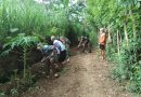 Manunggal Dengan Rakyat, Serka Basuki Kerja Bakti Bersama Warga Bersihkan Jalan Desa