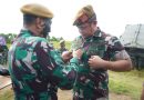 Pangkostrad Letjen TNI Maruli Simanjuntak Terima Brevet Astros Kehormatan