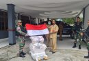 Sinergitas Tanpa Batas, Pemda Kabupaten Keerom Serahkan 3.000 Bendera Merah Putih Kepada Satgas Yonif 126/KC