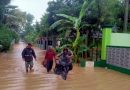 Babinsa Koramil 0806/02 Pogalan Cek Lokasi Tanggul Sungai Jebol Di Desa Gembleb