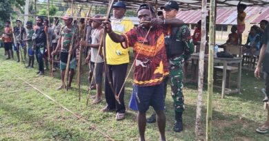Lestarikan Budaya Lokal Satgas Yonif 143 /TWEJ Gelar Pertandingan Jubi di Papua