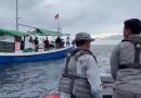 Kapal Mati Mesin, Bakamla Selamatkan  Nelayan di Selat Makassar