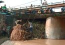 Sinergitas TNI Polri Berama Unsur Terkait di Bawah Jembatan Jambon Ponorogo