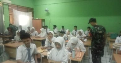 Bentuk Kedisiplinan Dan Kepribadian Siswa Babinsa Koramil 02/Sawah Besar Laksanakan Kegiatan Army Go To School