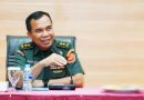 Foto Pamen TNI Bersama Ivan Sugianto, Kapuspen TNI : “Hanya teman biasa, nggak ada hubungan bisnis”