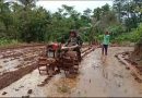 Peran Aktif Babinsa Koramil 0801/09 Sudimoro Bajak Sawah Tingkatkan Hanpangan