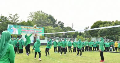 Meriahkan Hari Ibu, Persit KCK Cab. XVI Dim Ponorogo Gelar Lomba Voli