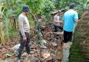 Pasca Banjir, Anggota Kodim Ponorogo Kerja Keras Perbaiki Tanggul dan Bersihkan Rumah Warga