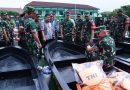 TNI Salurkan 70 Boat Polyethylene untuk Bantu Penanggulangan Banjir di Bekasi