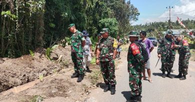 Dansatgas TMMD Ke-124 Kodim 1501/Ternate Dampingi Tim Wasev Tinjau Sasaran TMMD di Kec. Sahu, Halmahera Barat