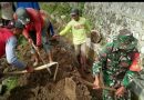 Anggota Kodim Ponorogo Kerja Bakti Pembersihan Saluran Air Bersama Warga