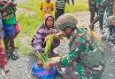 Peduli Perekonomian Masyarakat, Satgas Yonif 715/Mtl Borong Hasil Bumi Mama Papua