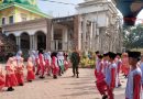 Sambut HUT RI ke-80, Babinsa Karangsono Latih PBB Siswa MI Miftahul Huda