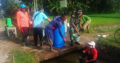Ketahanan Pangan Bukan Slogan: Aksi Nyata Babinsa Dampingi Petani Trenggalek