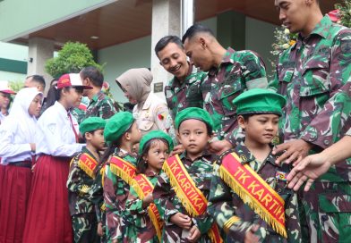 Ratusan Pelajar Datangi Makodim Tulungagung, Ucapkan Selamat HUT ke-80 TNI