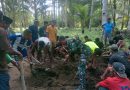 Di Tengah Kesibukan Membangun, Satgas TMMD Kodim 1505/Tidore Tetap Peduli Warga Berduka