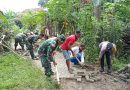 Gotong Royong TNI-Polri di Trenggalek: Turun Tangan Benahi Jalan Desa Baruharjo