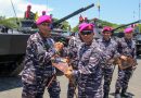 Komandan Resimen Kavaleri 2 Marinir Sematkan Brivet Kehormatan Kavaleri