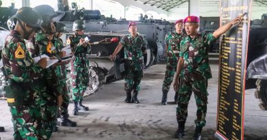Batalyon Tank Amfibi 2 Marinir Bekali Calon Danton Ilmu Kesenjataan Kavaleri Taruna AAL Korps Marinir