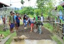 Wujud Kepedulian, Satgas TMMD dan Warga Kompak Perbaiki Jalan Desa