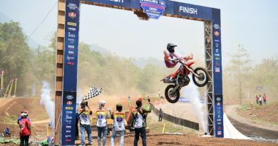 Kejurnas Motocross Piala Panglima TNI Diselenggarakan Dibawah Kaki Gunung Penanggungan