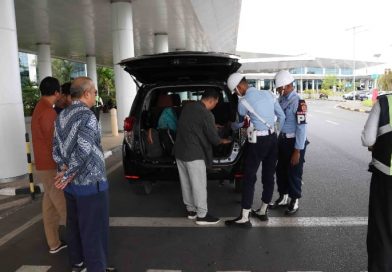 Satpom Lanud Sjamsudin Noor Gelar Operasi Gaktib Gabungan, Perketat Pengawasan Kendaraan di Bandara Internasional Satpom Lanud Sjamsudin Noor Gelar Operasi Gaktib Gabungan, Perketat Pengawasan Kendaraan di Bandara Internasional