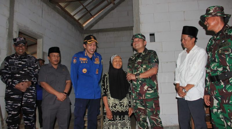 Senyum Mbah Paini Melihat Rumahnya Direhab TNI