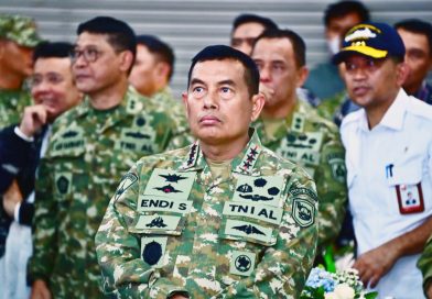 Bersama Menhan dan Panglima TNI, Pangkormar Dampingi Kasal Tinjau Latopslatgab Baksenkhsus 2026