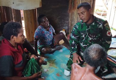 Tim Kesehatan Satgas TMMD Gerak Cepat Layani Warga Yang Sakit