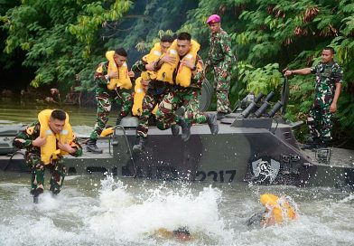 Bentuk Calon Perwira Jalasena Korps Marinir TNI AL Berkemampuan Tempur, Taruna AAL Tingkat III Kejuruan Marinir Laksanakan Lattek Kartaka Yudha Di Yonranratfib 2 Marinir