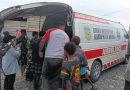 Satgas TMMD Tunjukkan Kepedulian dengan Evakuasi Warga Sakit